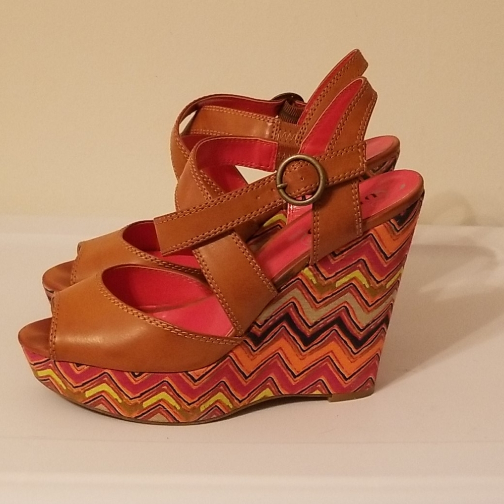 Unlisted Kenneth Cole "Bend & Snap" Wedges